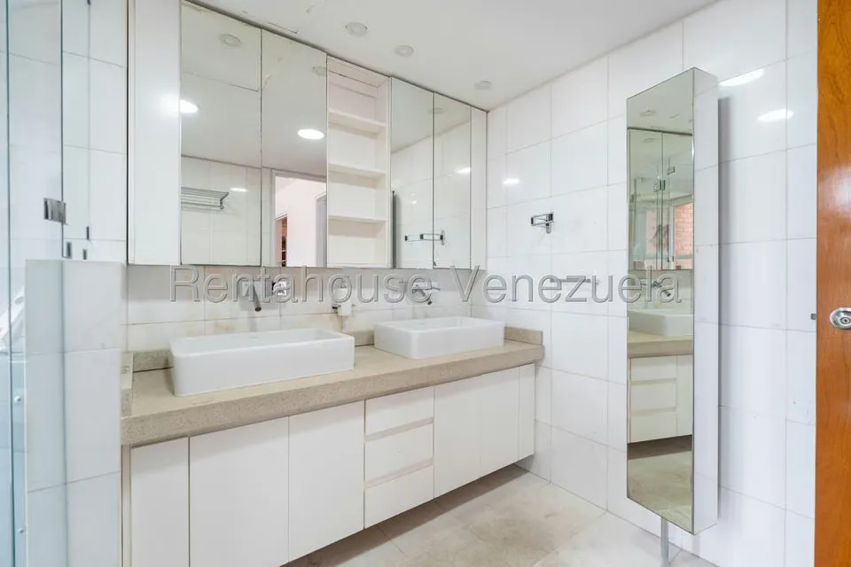 Apartamento (Multiples Niveles) en Venta en Macaracuay, Distrito Metropolitano - 27