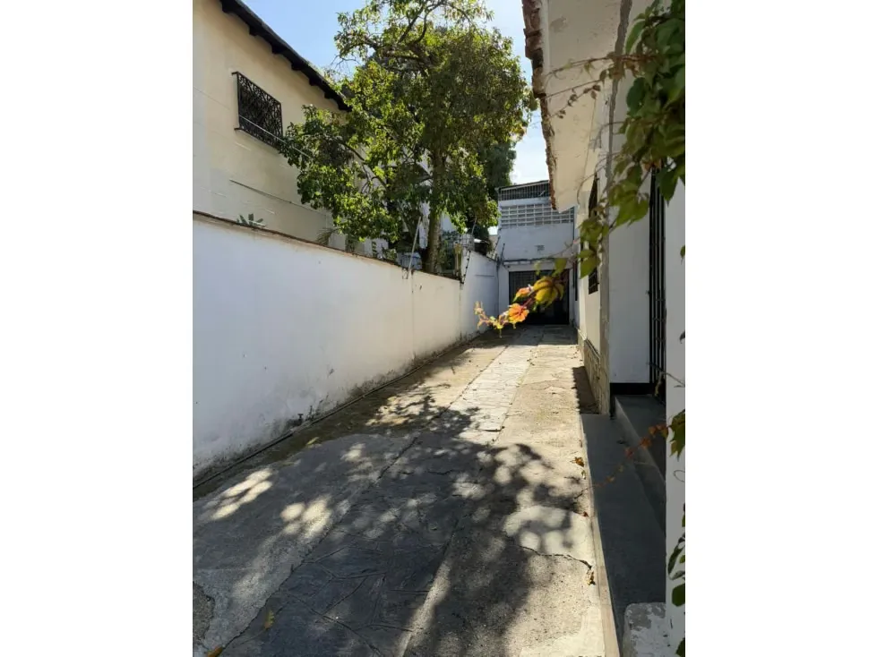 Se alquila casa 480m2 Altamira 8422
