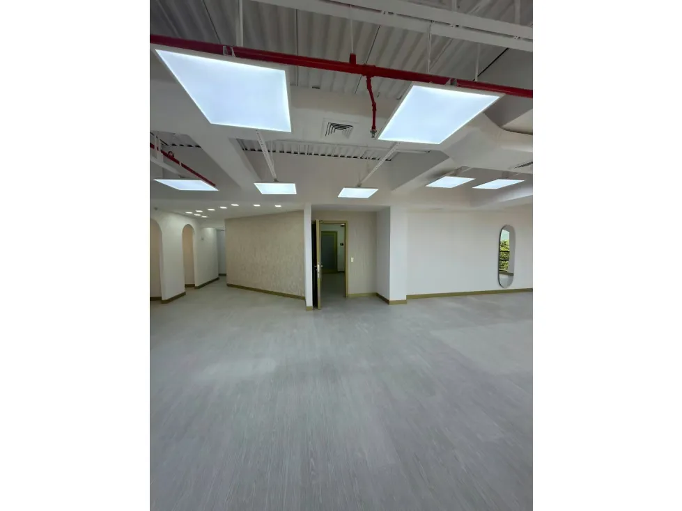 oficina en Alquiler en Las Mercedes 190 mts2 - 14