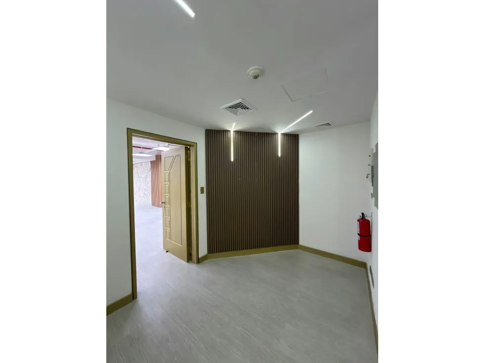 oficina en Alquiler en Las Mercedes 190 mts2 - 19