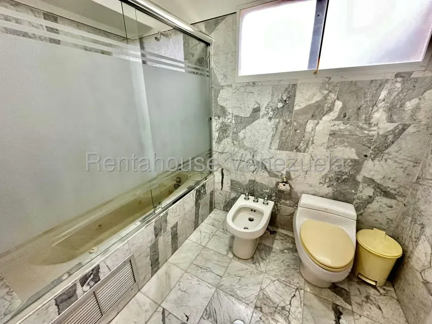 Apartamento (Penthouse) en Alquiler en La Lagunita Country Club, Distrito Metropolitano - 20