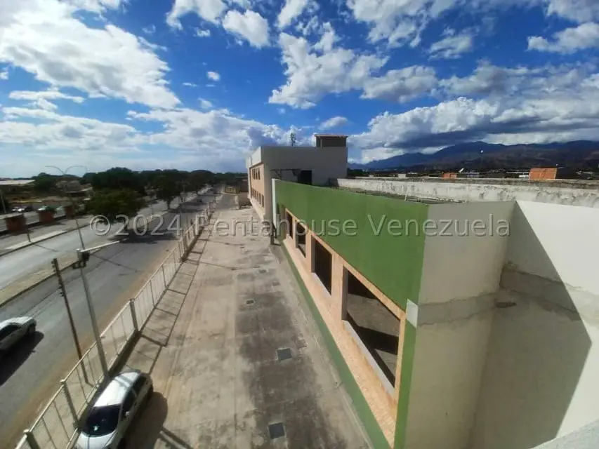 Local Comercial en Venta en Avenida Aragua, Aragua - 28