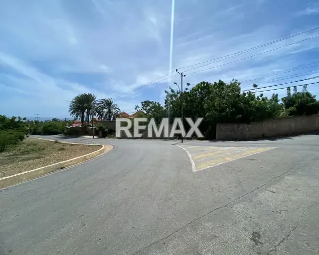 ¡EN VENTA! TERRENO ESTRATÉGICO EN GUARAME: 1,817M² IDEALES PARA TU PROYECTO TURÍSTICO O RESIDENCIAL CON POTENCIAL DE VISTA AL MAR EN LA MEJOR ZONA DE MARGARITA. - 12