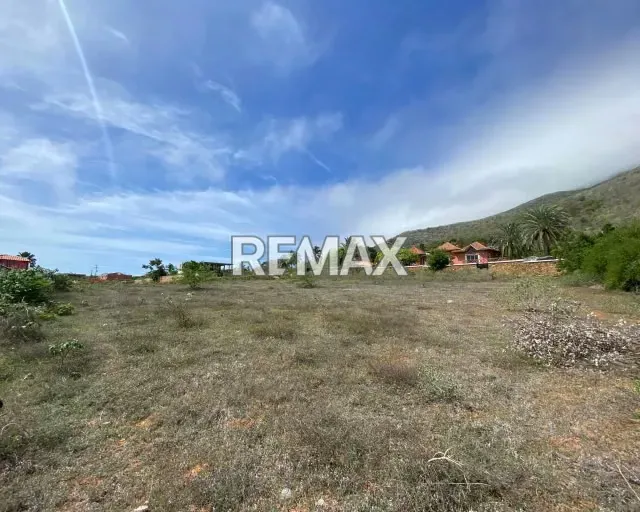 ¡EN VENTA! TERRENO ESTRATÉGICO EN GUARAME: 1,817M² IDEALES PARA TU PROYECTO TURÍSTICO O RESIDENCIAL CON POTENCIAL DE VISTA AL MAR EN LA MEJOR ZONA DE MARGARITA. - 3