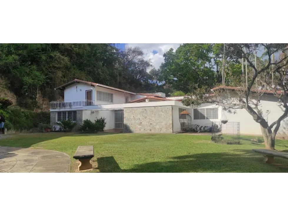 Vendo casa 1097m2 6h/7b/12p Valle Arriba 5184
