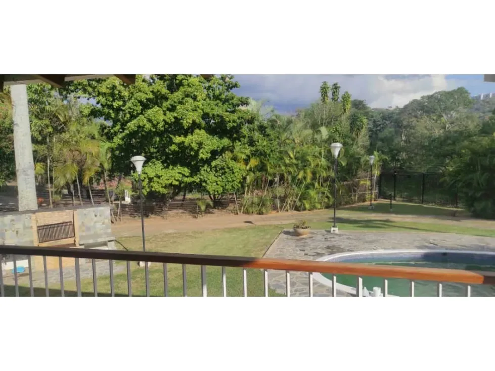 Vendo casa 1097m2 6h/7b/12p Valle Arriba 5184 - 12