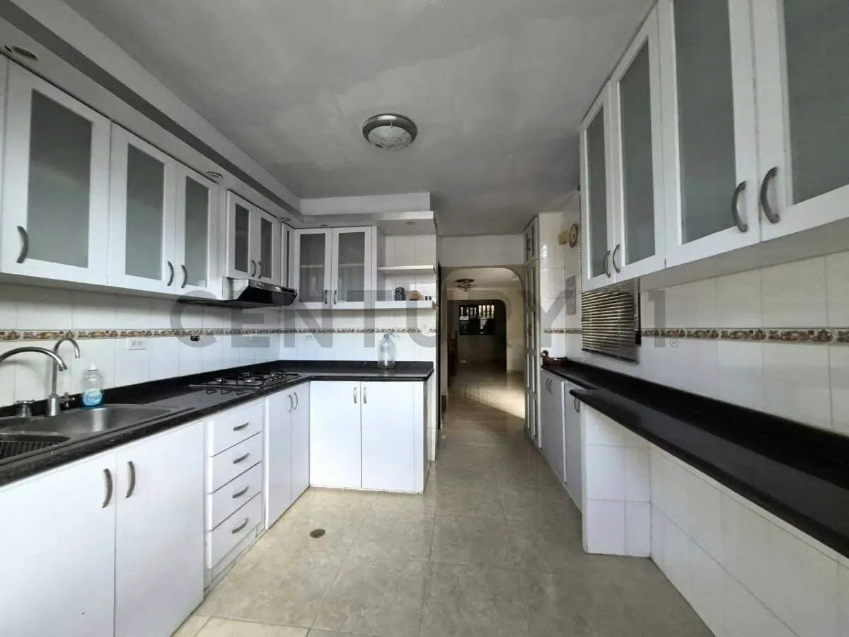 Venta de Town house en Altos de Copa Cabana. Guarenas