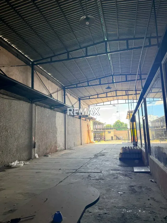 Galpón en Av Lisandro Alvarado - 2
