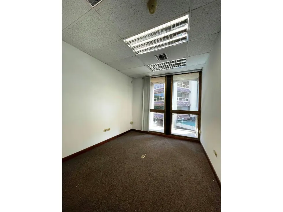 OFICINA - LAS MERCEDES - 261 Mts2 - 7