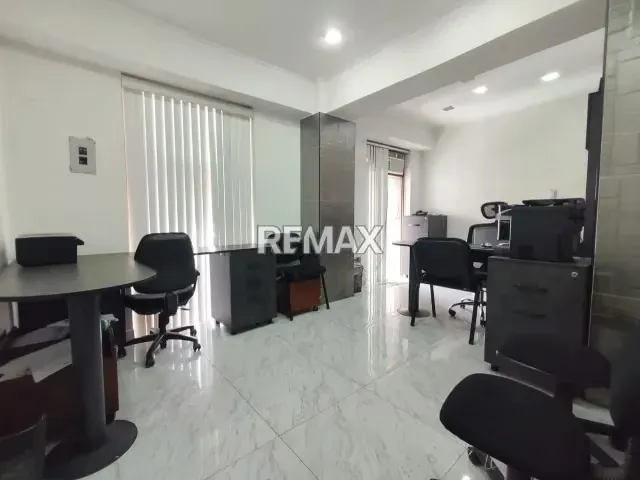 LOCAL CENTRO COMERCIAL VENARAGUA - 5