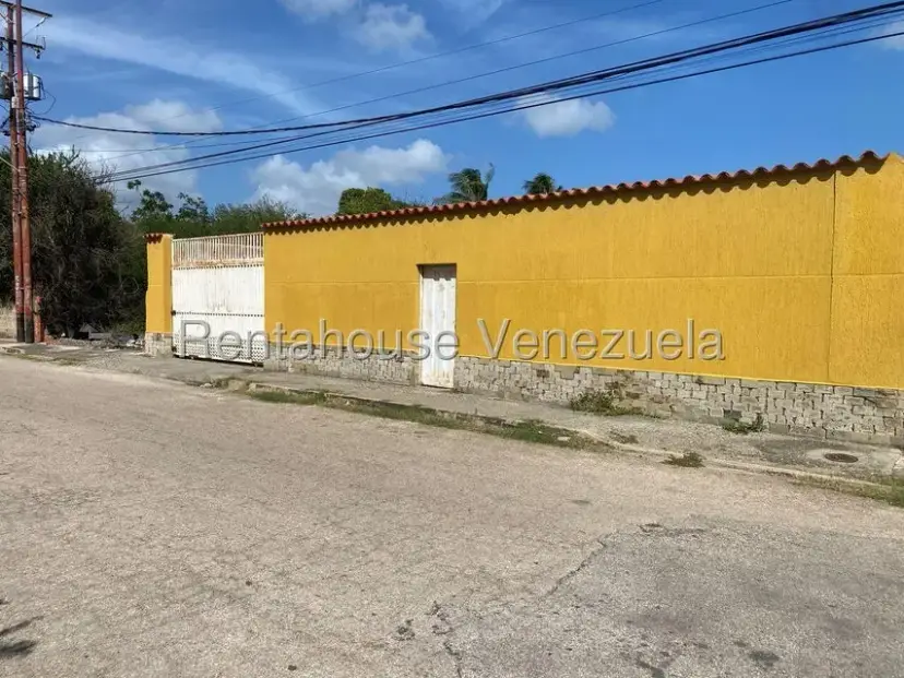 Terreno (Residencial) en Venta en Los Robles, Nueva Esparta