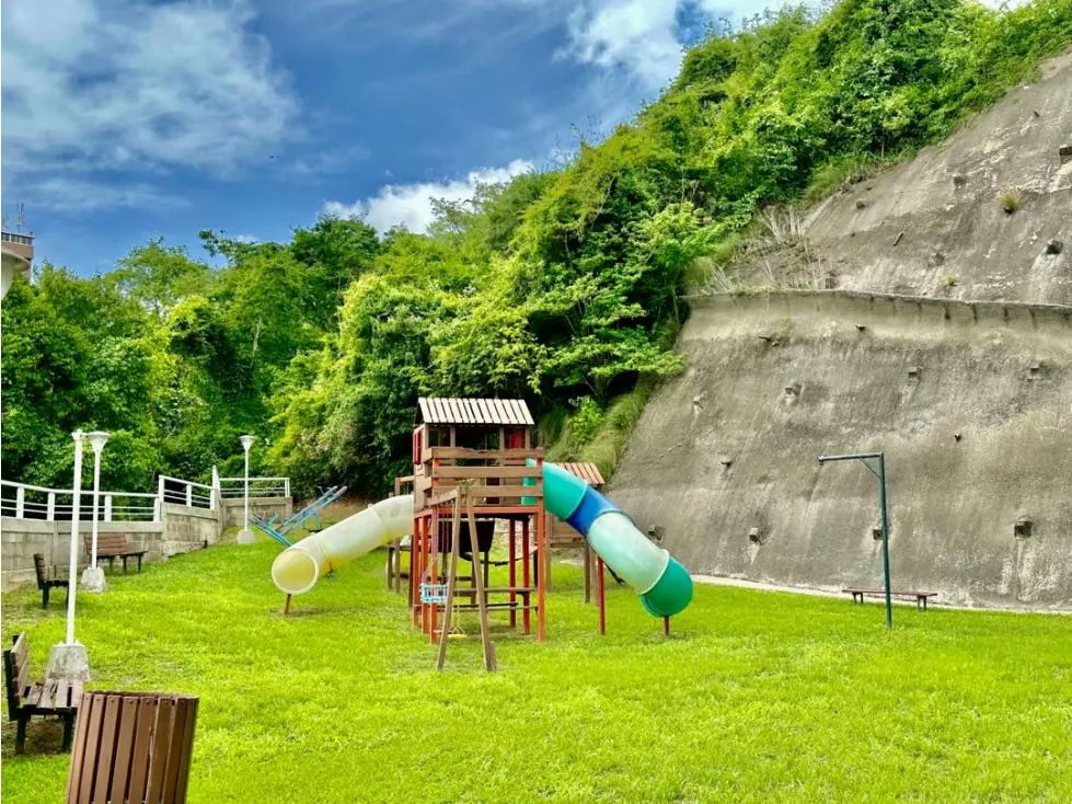 Se vende apto 270m2 4h+s/5b/4p Mirador de Los Campitos - 9