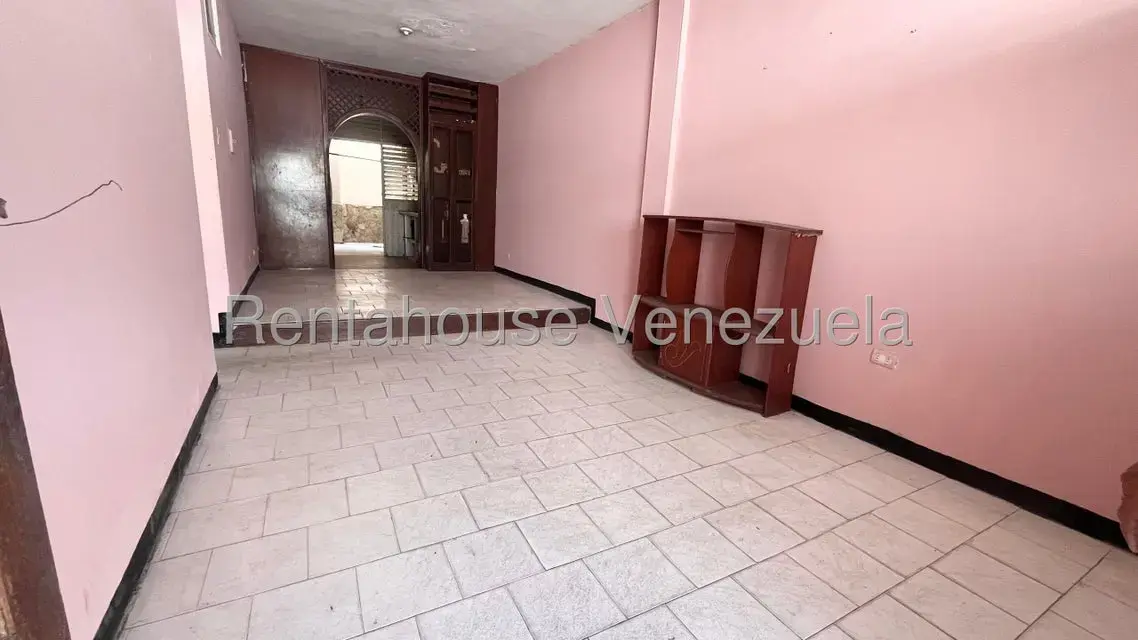 Casa (Duplex) en Venta en Zona Oeste, Lara - 2