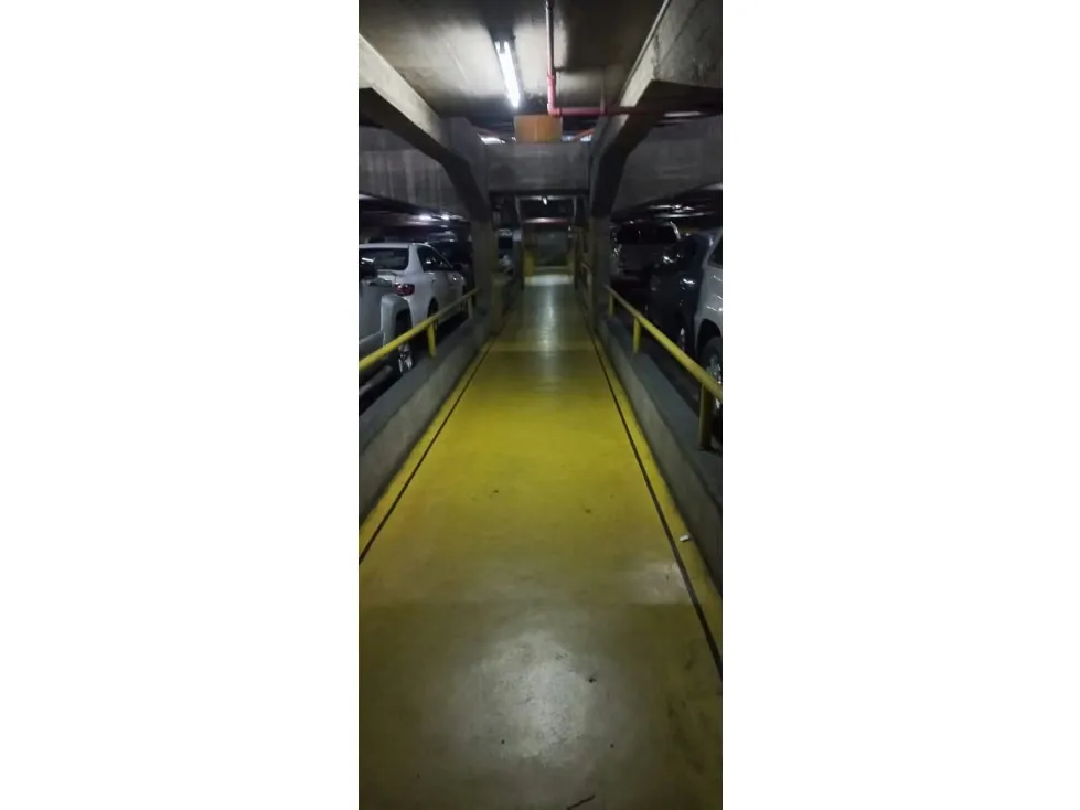 Venta de Estacionamiento en los Palos Grandes - 5