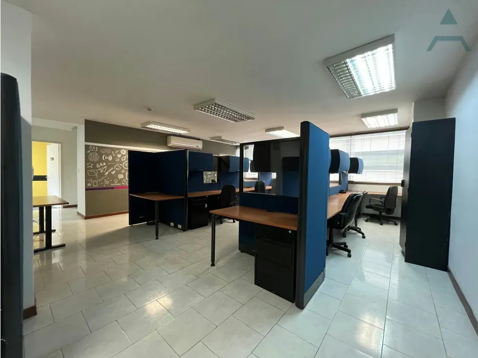 Se alquila oficina 117,85m² El Rosal