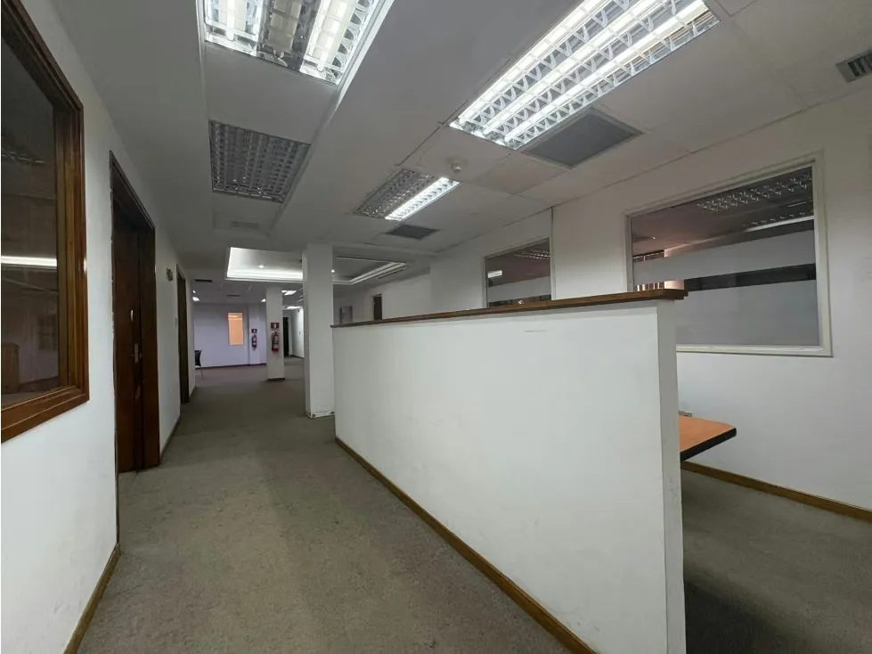 Alquilo galpón 2800m2 Boleíta 3291 - 5