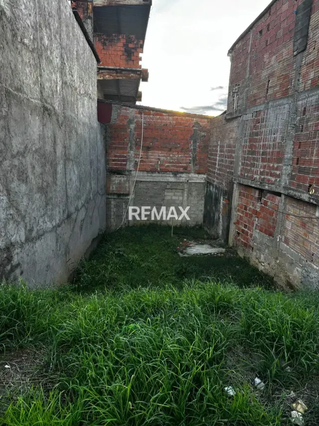 TERRENO EN VENTA EN LA AVENIDA ROTARIA - 2