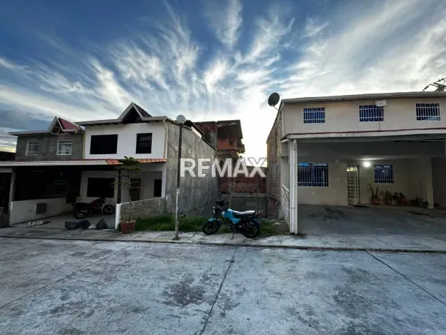 TERRENO EN VENTA EN LA AVENIDA ROTARIA - 5