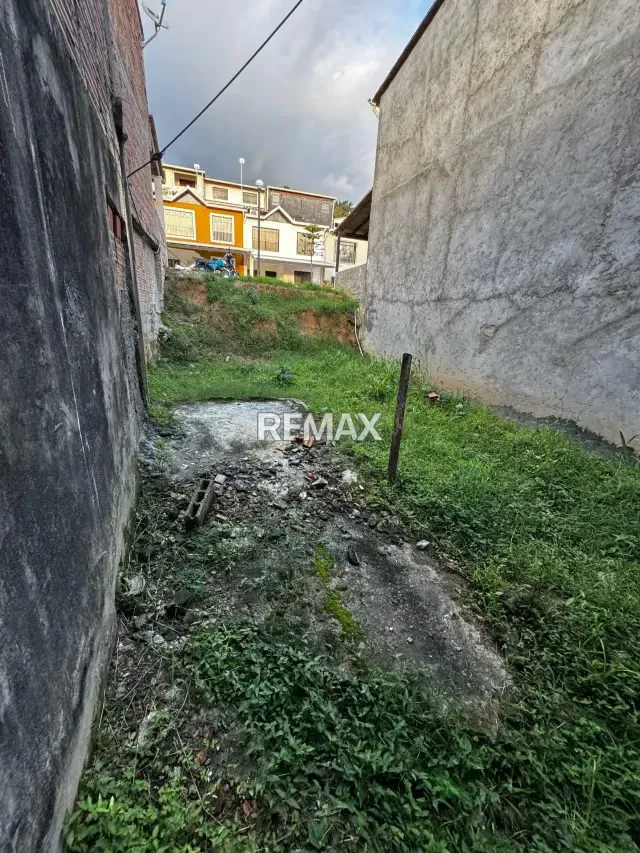 TERRENO EN VENTA EN LA AVENIDA ROTARIA - 8