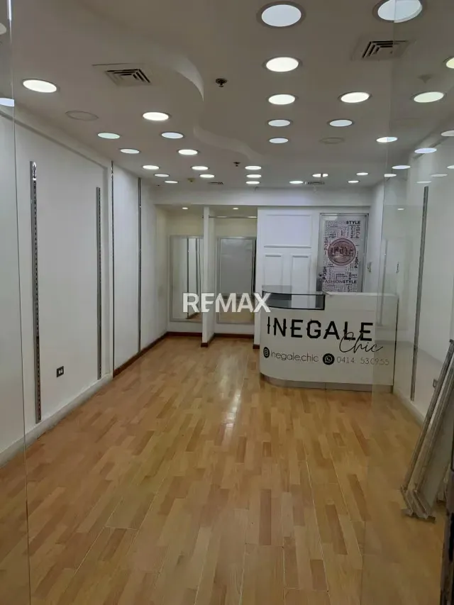 Local comercial en venta en Galerías Ávila - 2