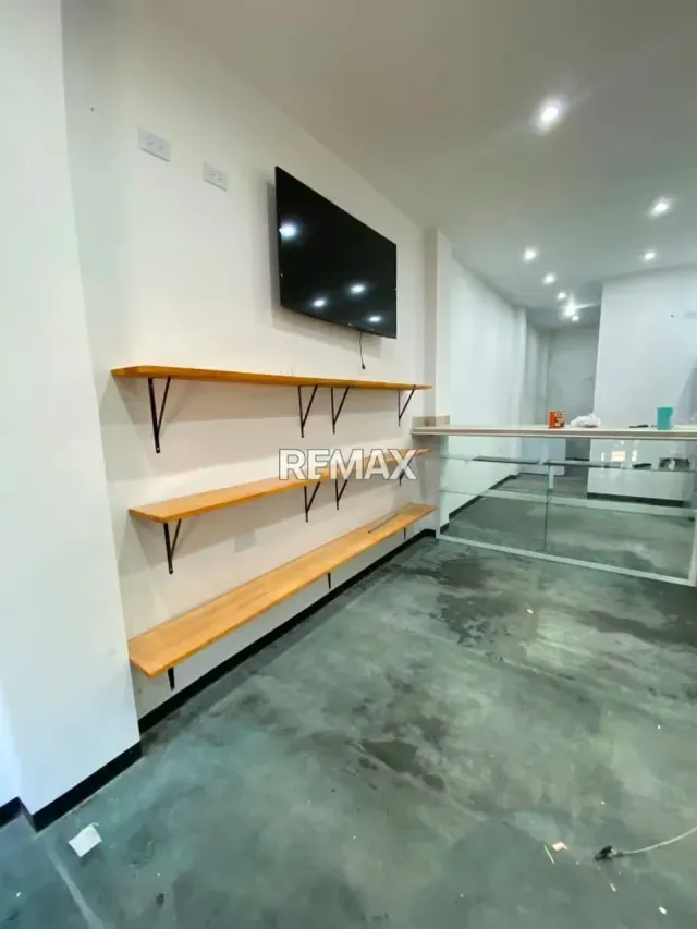 EN ALQUILER Local Comercial en Av. España ( nivel de calle) - 8