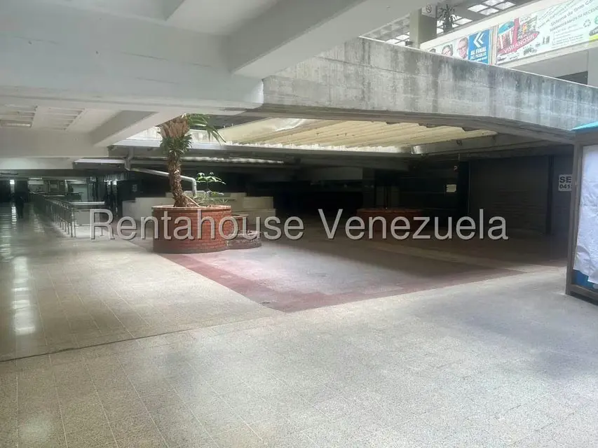Local Comercial en Alquiler en Los Palos Grandes, Distrito Metropolitano - 18