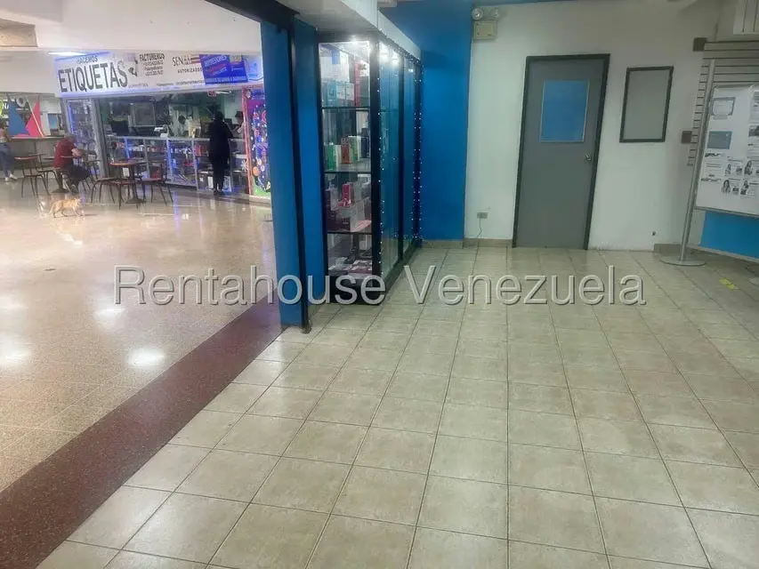 Local Comercial en Alquiler en Los Palos Grandes, Distrito Metropolitano - 21