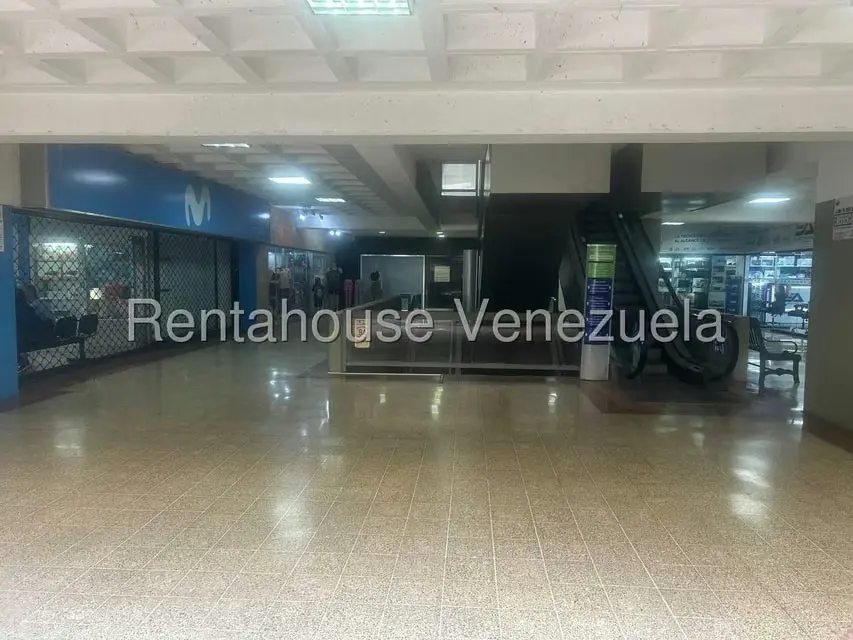 Local Comercial en Alquiler en Los Palos Grandes, Distrito Metropolitano - 5