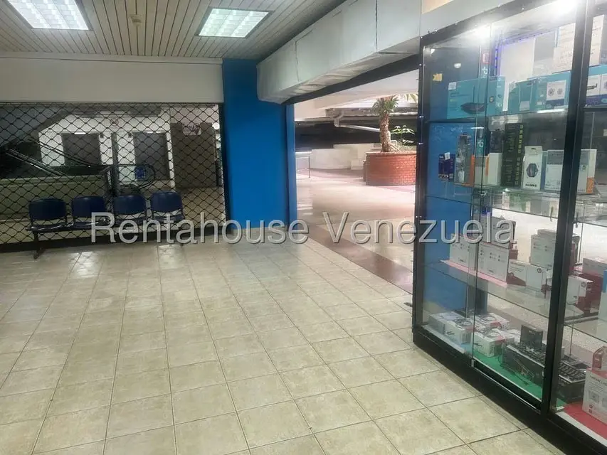 Local Comercial en Alquiler en Los Palos Grandes, Distrito Metropolitano - 8