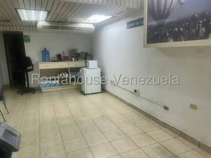 Local Comercial en Alquiler en Los Palos Grandes, Distrito Metropolitano - 9