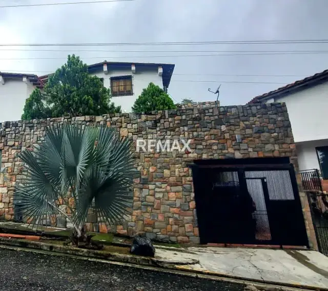 En Venta Quinta de 2 Niveles, Carialinda Naguanagua
