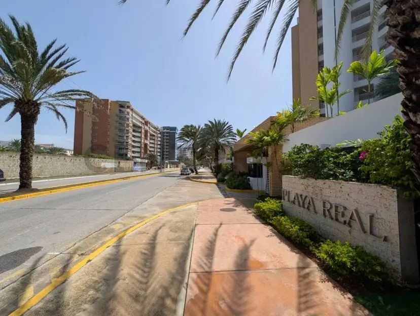 Residencias Playa Real, vista al mar en Playa Moreno, Pampatar