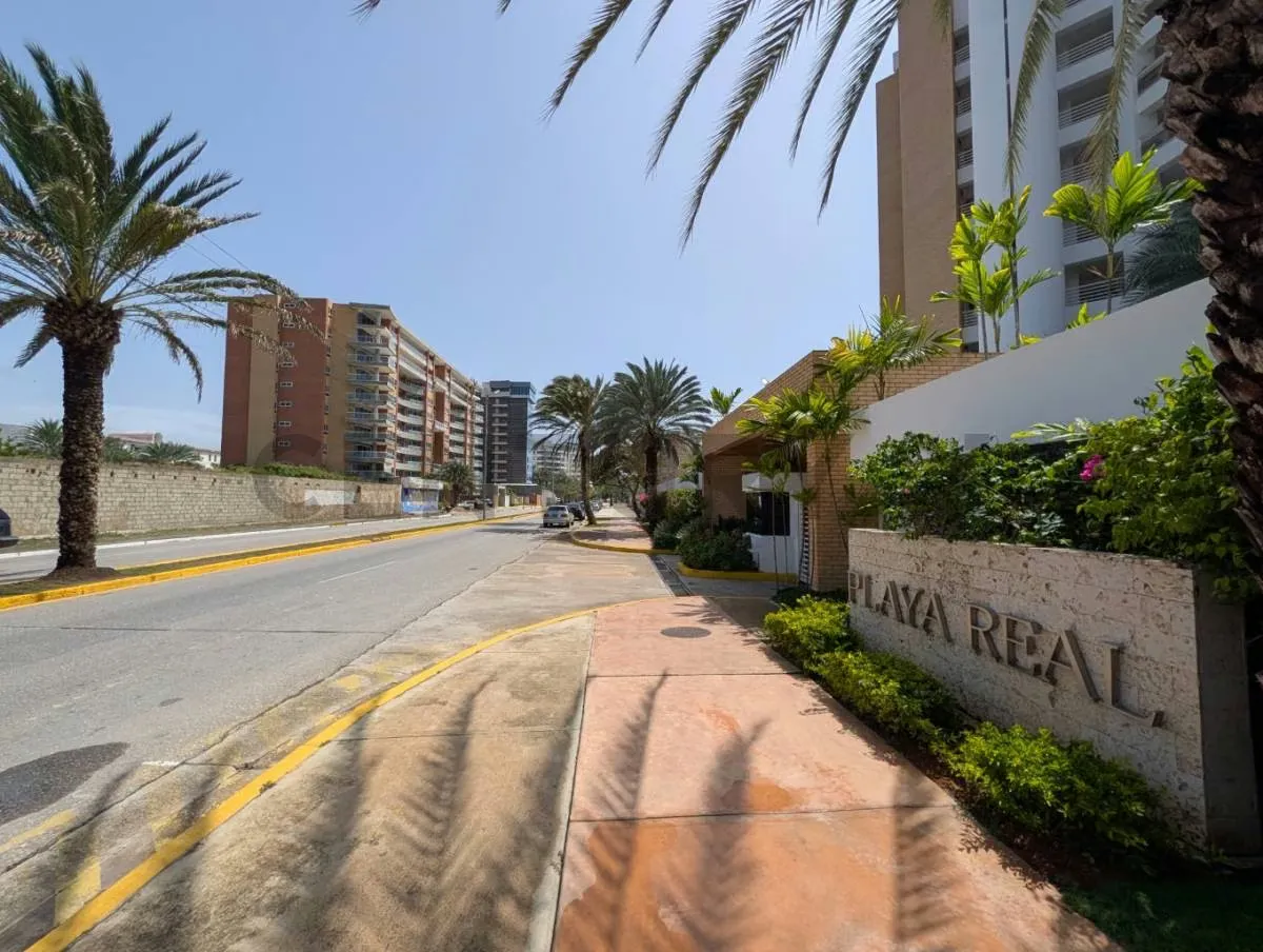 Residencias Playa Real, vista al mar en Playa Moreno, Pampatar