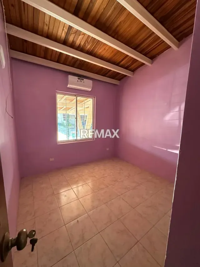 Casa en Roca Nostra ribereña - 11
