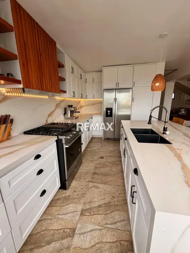EN VENTA APARTAMENTO VISTA AL MAR EDIFICIO NAUTILUS PALACE - 2