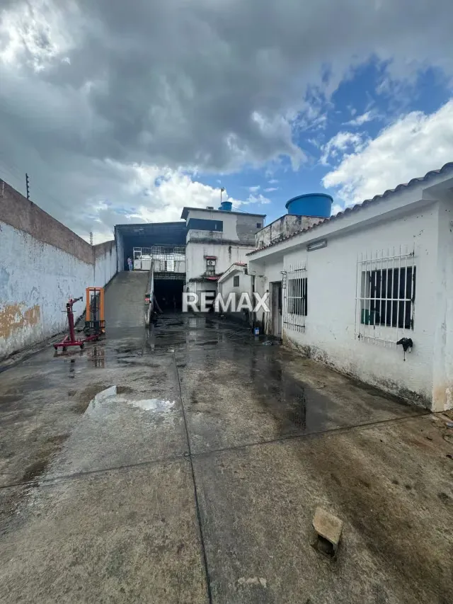 Venta Galpón con doble acceso independiente (Av. Principal Los Caobos - Autopista Sur). - 10