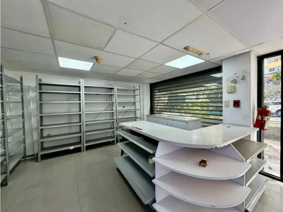 Se alquila / vende local comercial a pie de calle 196m2 Colinas de BM - 7