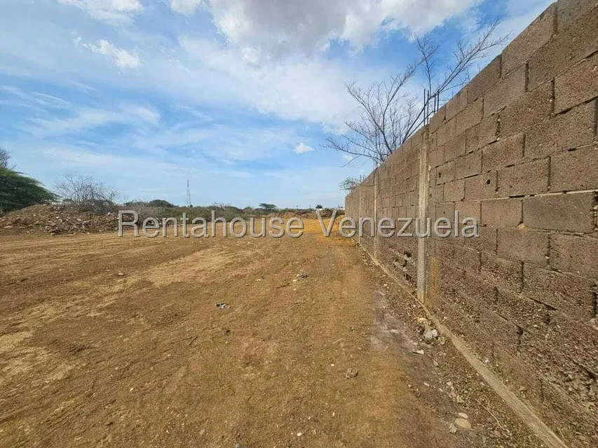 Terreno (Comercial) en Venta en Centro, Falcon - 2