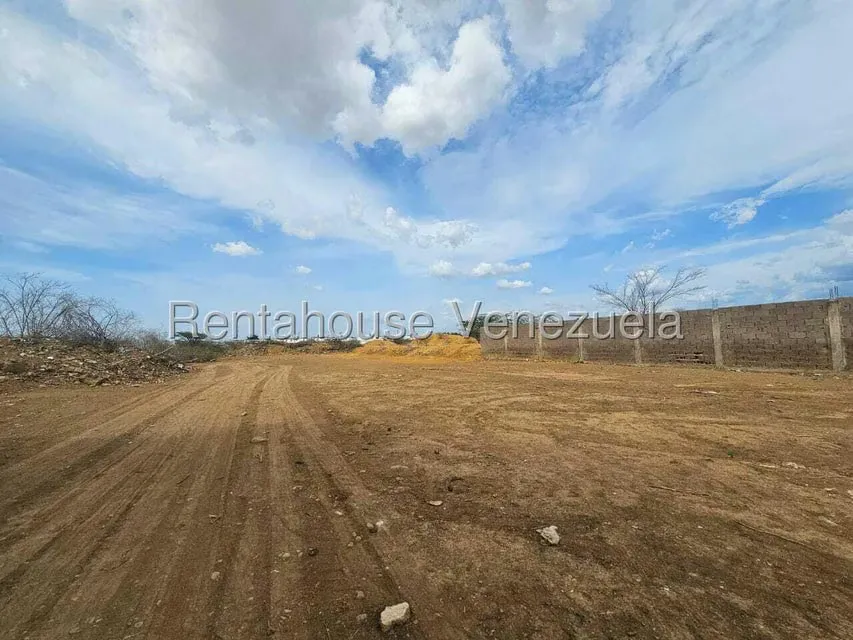 Terreno (Comercial) en Venta en Centro, Falcon - 3