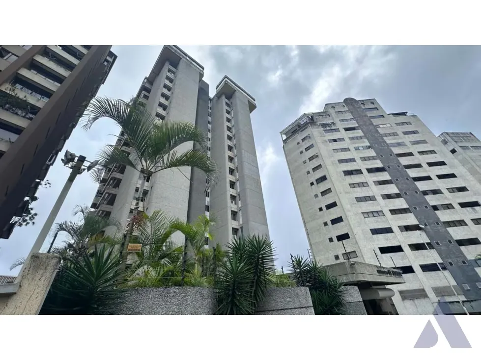 Vendo apartamento 231m2 Lomas de Prados del Este 4680