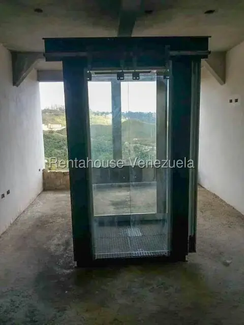 Casa (Hacienda) en Venta en Club de Campo, Miranda - 13