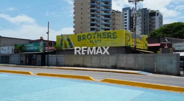 OPORTUNIDAD ÚNICA DE INVERSIÓN: TERRENO CON CENTRO COMERCIAL EN LA ESQUINA MÁS CODICIADA Y UBICACIÓN TRIPLE A | AVENIDA PRINCIPAL CRUCE CON BULEVAR LIDO, LECHERÍA - 10
