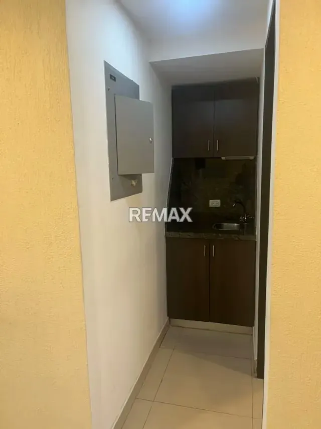 Espectacular Oficina en Alquiler – PH Torre Empresarial C.C. Paseo El Hatillo - 16
