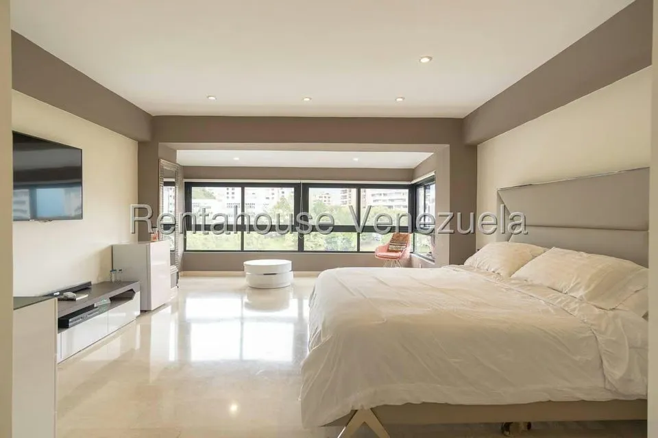 Apartamento (1 Nivel) en Alquiler en Colinas de Valle Arriba, Distrito Metropolitano - 21