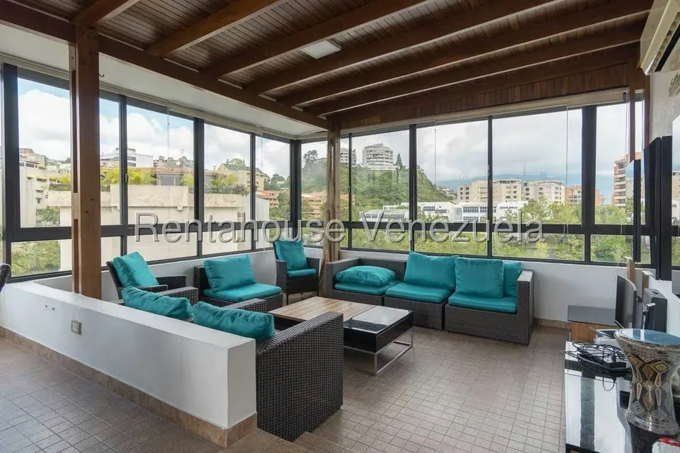 Apartamento (1 Nivel) en Alquiler en Colinas de Valle Arriba, Distrito Metropolitano - 22