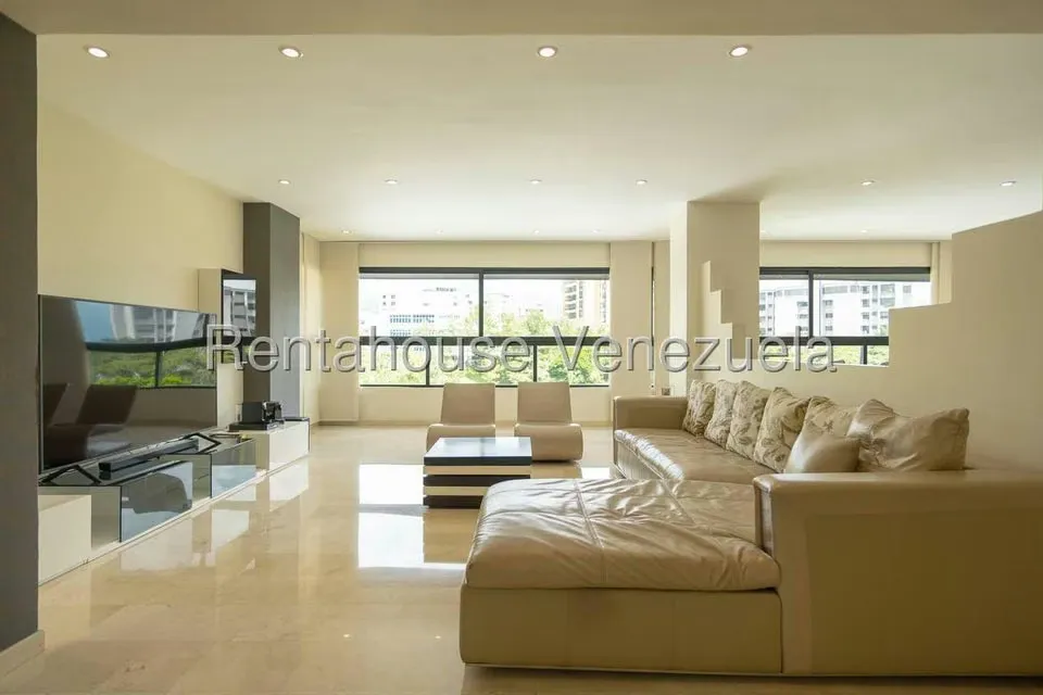 Apartamento (1 Nivel) en Alquiler en Colinas de Valle Arriba, Distrito Metropolitano - 24