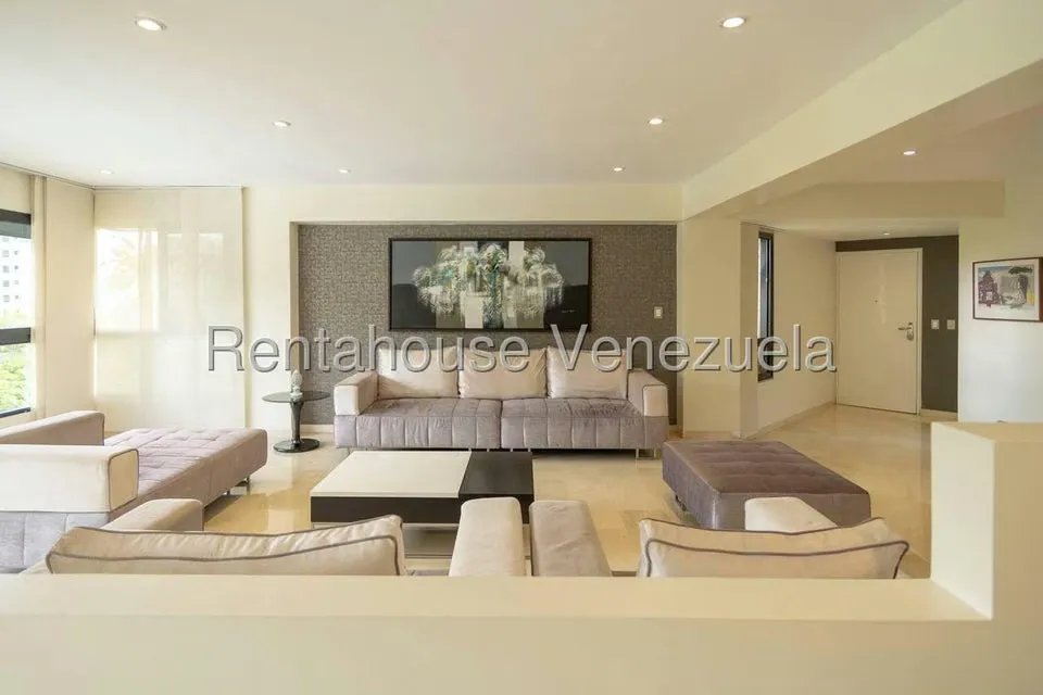 Apartamento (1 Nivel) en Alquiler en Colinas de Valle Arriba, Distrito Metropolitano - 4