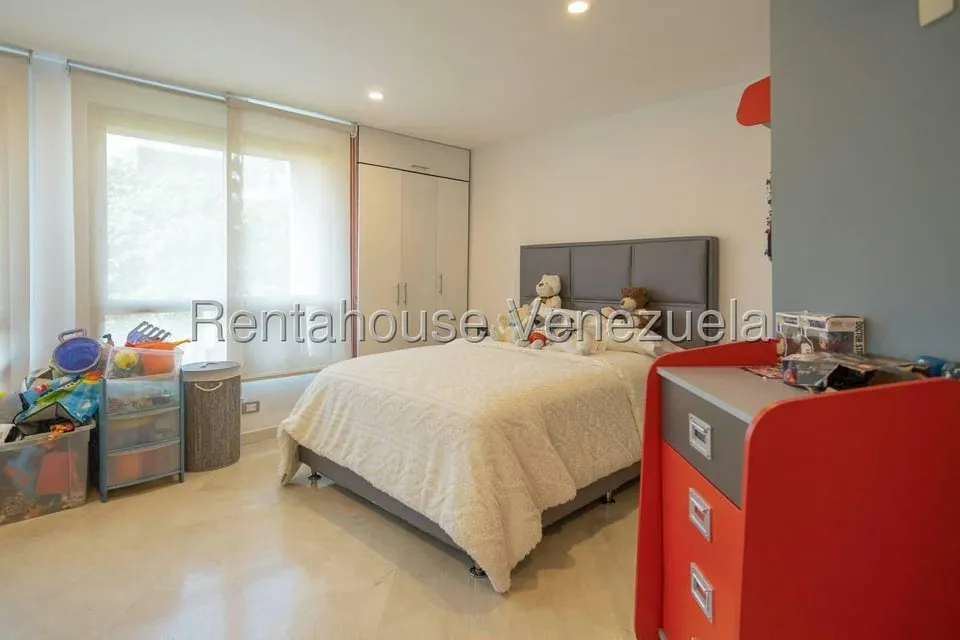 Apartamento (1 Nivel) en Alquiler en Colinas de Valle Arriba, Distrito Metropolitano - 35