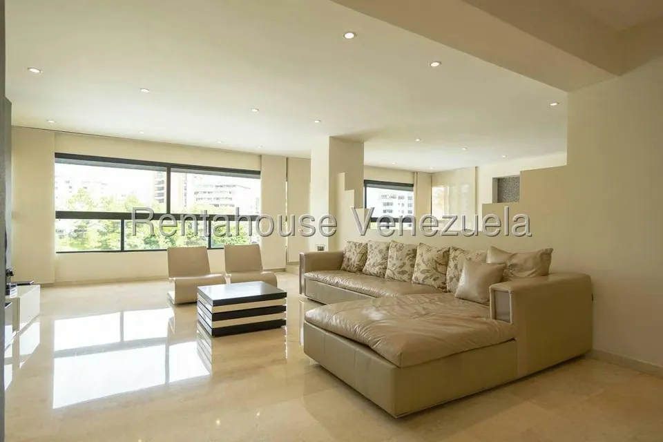 Apartamento (1 Nivel) en Alquiler en Colinas de Valle Arriba, Distrito Metropolitano - 45
