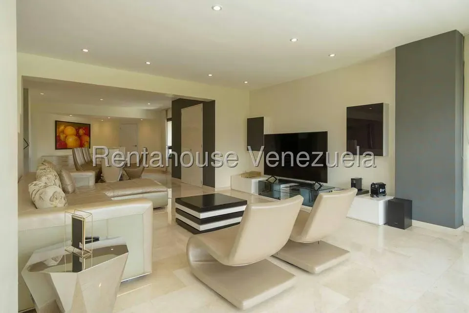 Apartamento (1 Nivel) en Alquiler en Colinas de Valle Arriba, Distrito Metropolitano - 10
